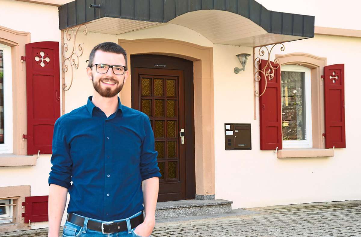 Ende August ist der neue Pfarrer Jonas Nau mit seiner Familie in das Haiterbacher Pfarrhaus eingezogen. Foto: Katzmaier