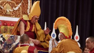 Der Dalai Lama und sein jahrzehntelanges Wirken stehen im Fokus des einfühlsamen Film-Portraits.  Foto: Lemle Pictures Inc Foto: Schwarzwälder Bote