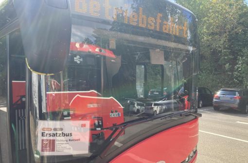Der schnellste Weg nach Stuttgart: Bus bis Rohrdorf, elt Minuten warten, dann kommt der nächste Bus bis zum Bahnhof Eutingen. Foto: Lück