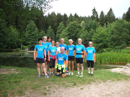 Liefen von Loßburg zurück in ihre Heimatstadt: die Schiltach-Runner des Turnvereins.  Foto: Krischak Foto: Schwarzwälder-Bote
