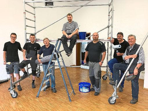 In Eigenregie renovieren die Musiker der Fluorner Eintracht ihren Vereinsraum.  Foto: Heinzelmann Foto: Schwarzwälder-Bote