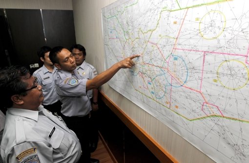 Von dem seit Sonntag in Südostasien vermissten AirAsia-Flugzeug fehlt weiterhin jede Spur.  Foto: dpa