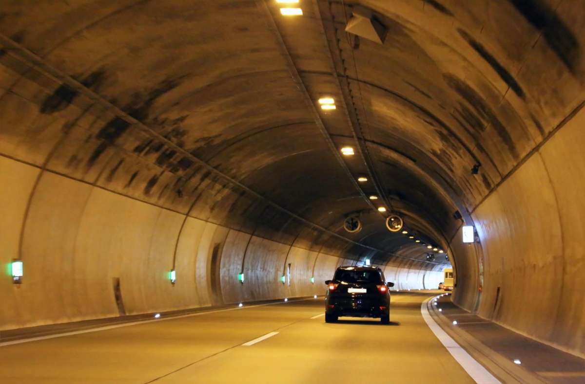 Freie Fahrt im Tunnel – aber demnächst nicht im Schönbuchtunnel. Der ist an mehreren Tagen abends und nachts gesperrt. (Symbolfoto) Foto: U. J. Alexander – stock.adobe.com