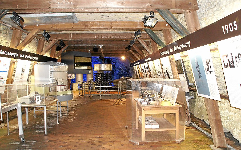 Mit neuen Schautafeln und Filmsequenzen präsentiert sich das aufgepeppte Haigerlocher Atomkellermuseum. Foto: Fechter Foto: Schwarzwälder-Bote