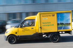 Mit solch einem Streetscooter der Deutschen Post war die Zustellerin in Gauselfingen unterwegs. (Symbolfoto) Foto: dpa