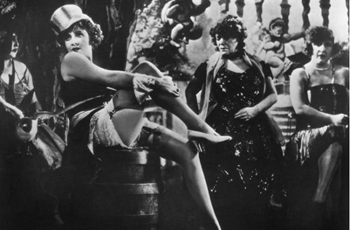 Was wäre Heinrich Manns Professor Unrat ohne sie? Marlene Dietrich in der Romanverfilmung  „Der blaue Engel“. Foto: imago images/ZUMA Wire/JT Vintage