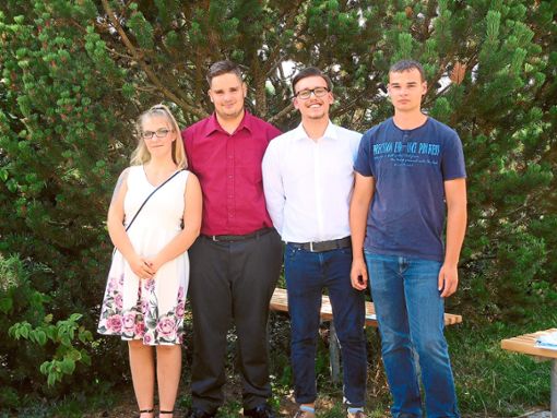 Die Absolventen (von links): Jessica Reiswich, Nico Ossau, Rahim Nuhiu und Kevin Müller. Foto: Eichenäcker-Schule Foto: Schwarzwälder Bote