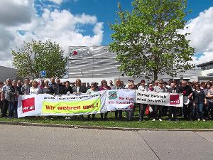 300 Beschäftigte legten bei Häfele ihre Arbeit nieder.  Foto: Scharck Foto: Schwarzwälder-Bote