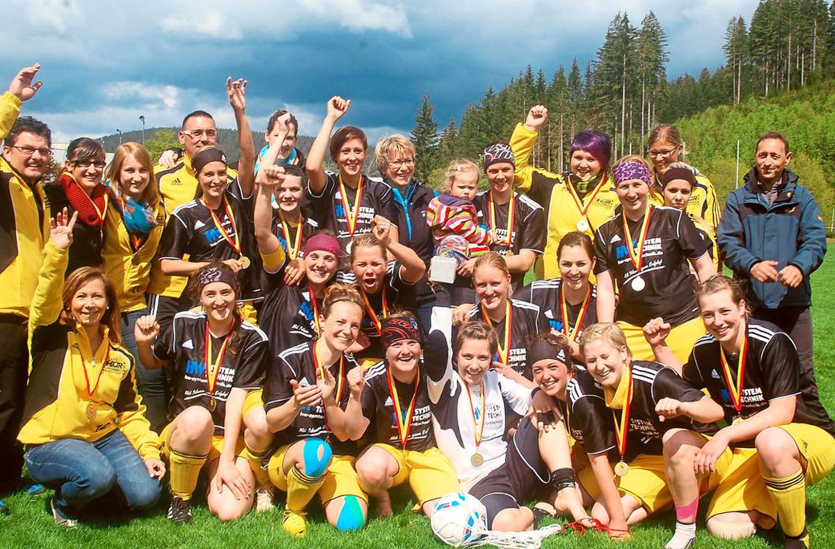 Jubil um FC Sch nwald Frauenmannschaft Blickt Stolz Auf 50 j hriges 