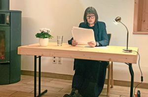 Die Schauspielerin Franziska Walser bei der Lesung in Schömberg Foto: Christiane Frey