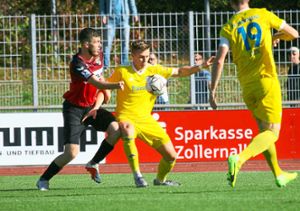 U19-Torjäger Alexej Storm gab ein gutes Debüt im Regionalligateam der TSG Balingen beim 1:1-Unentschieden im Kellerduell gegen den FK Pirmasens.   Foto: Kara