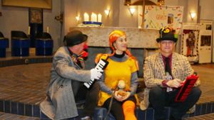 Pippi, lustige Person und Michael Link als Clown erheitern das Publikum. Foto: Weber