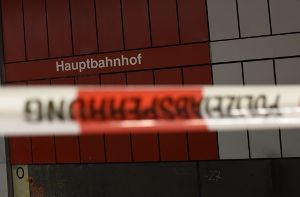 Der Stuttgarter Hauptbahnhof tief musste am Mittwochmorgen gesperrt werden.  Foto: 7aktuell.de/Eyb