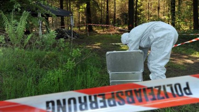 B 500: Zwei Leichen in Zelt entdeckt