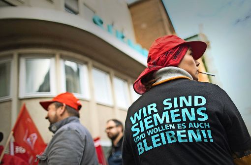 Am Montag haben bereits Siemens-Mitarbeiter in Berlin gegen den Jobabbau protestiert. Foto: dpa