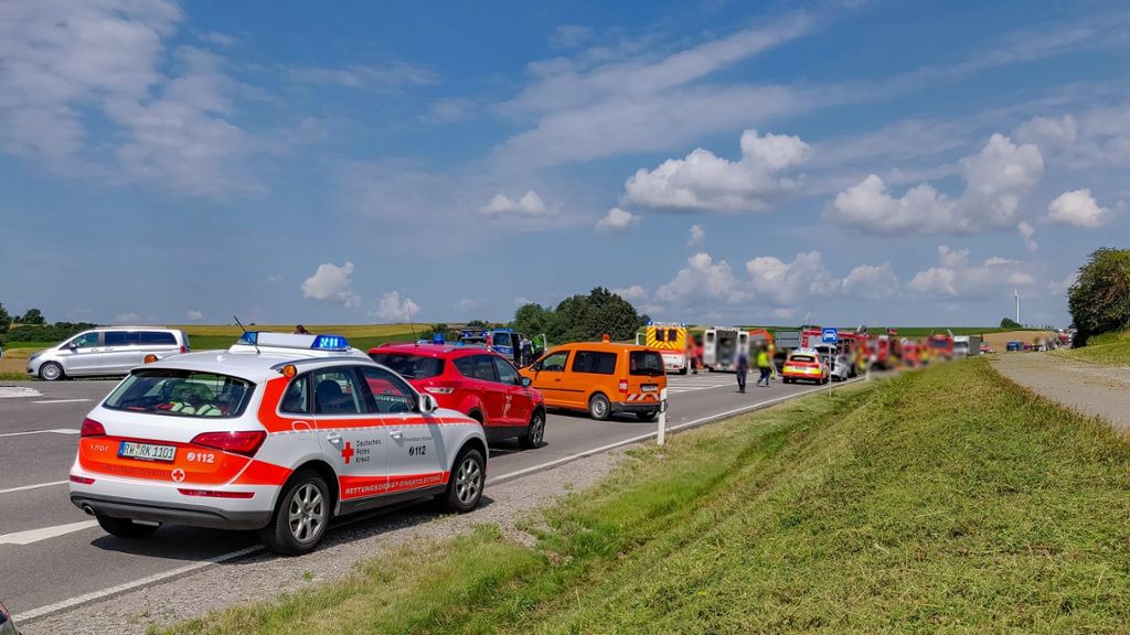 Dunningen: Frontalzusammenstoß mit Lkw: Vater und Kind sterben bei Unfall  auf B 462 - Eschachtal - Schwarzwälder Bote