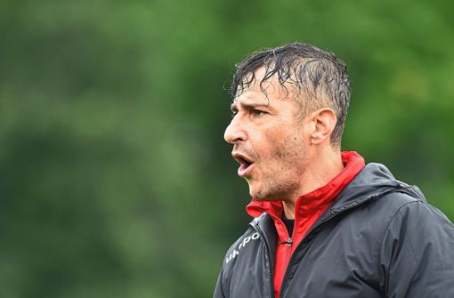 Nach dreieinhalb Jahren muss Trainer Enrique Blanco beim FC Bad Dürrheim gehen. Foto: Roland Sigwart