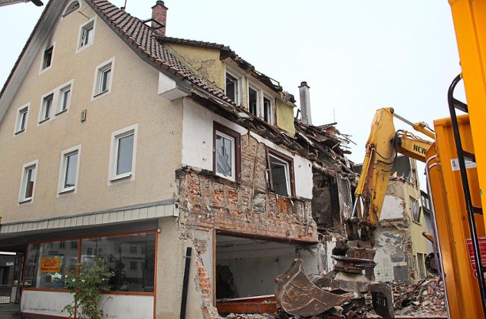 Marktplatz in Schwenningen: Endlich wird das Brandhaus abgerissen – und dann?