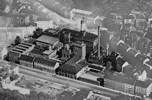 Die 1859 erbaute Wulle-Brauerei an der damaligen Neckarstraße: Anfang der 1970er Jahre wurden die Gebäude abgerissen – heute befinden sich hier das Hotel Le Méridien und Ministerien. Foto: Wulle