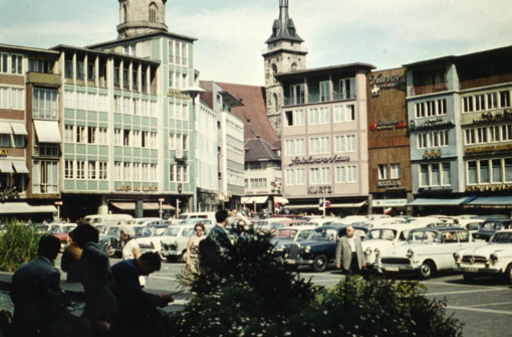Der Stuttgarter Marktplatz 1958 - mit Spielwaren Kurtz.