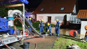 Helfer unterstützen bei Hochwasserlage in Riedöschingen