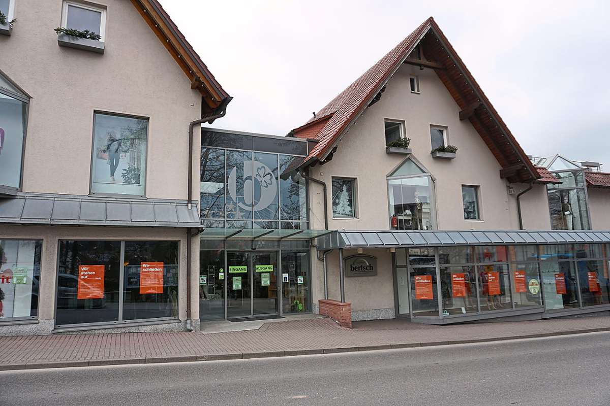 Das Modehaus Bertsch ist bereits seit 1937 an der Lindenstraße in Schömberg ansässig. Foto: Krokauer