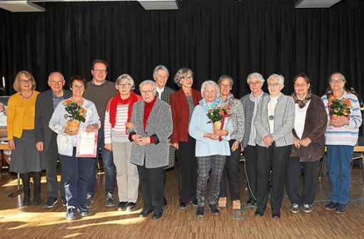 Langjährige Mitglieder konnten bei der Hauptversammlung des Nagolder Schwarzwaldvereins geehrt werden. Foto: Priestersbach