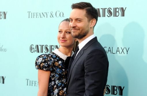 Er spielt Gatsbys treuen Freund Nick: Tobey Maguire mit seiner Frau Jennifer Meyer Foto: dpa/AP