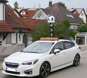 Mit 360-Grad-Kamera im Kreis unterwegs: Das Apple-Fahrzeug ist am Montag beispielsweise  in Brigachtal gesichtet worden.   Foto: Klatt