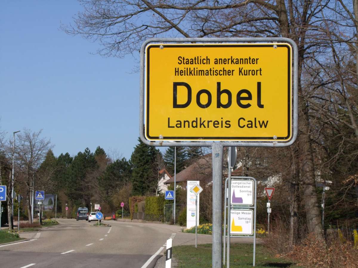 In der kleinen Gemeinde Dobel wurde eine Frau tot aufgefunden. Foto: Kugel