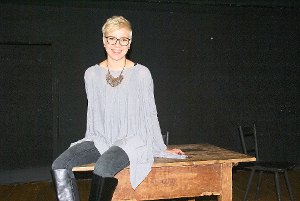 Madeleine Wagner macht ihr FSJ im Theater Lindenhof in Melchingen und ist dort voll eingespannt. Foto: Rapthel-Kieser Foto: Schwarzwälder-Bote