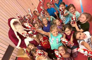 Die Kinder sind dem Mönchweiler Turnverein wichtig – deshalb gibt es für sie auch einen Nikolaus vom Weihnachtsmann. Foto: Hettich-Marull