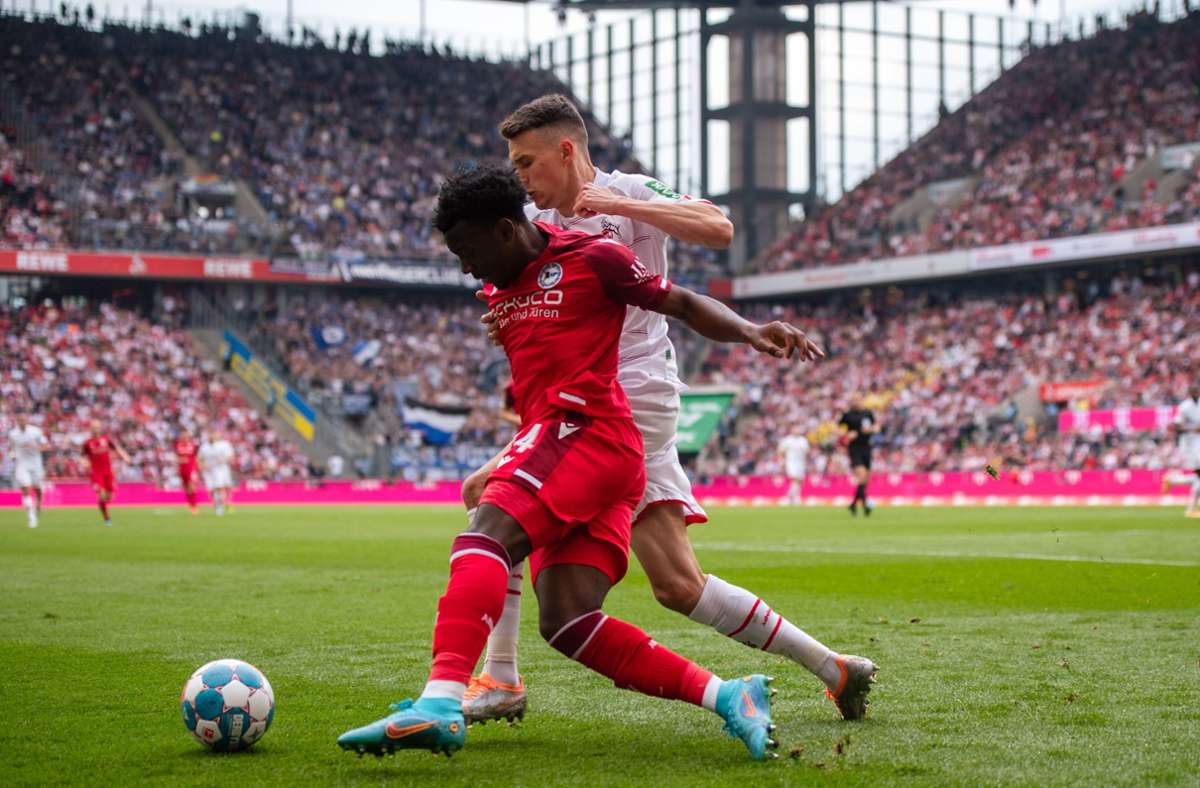 Fußball-Bundesliga: Fürth steigt ab - Bielefeld verliert auch nach Trainerwechsel