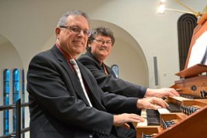 Widmen die heitere Orgel Beethoven: Karl Echle (links) und Werner Schröder. Foto: Kirchengemeinde Foto: Schwarzwälder Bote