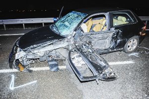 Bei einem Überholmanöver auf einer Bundesstraße bei Sindelfingen verursachte eine 21-jährige BMW-Fahrerin am Freitagabend einen Frontalzusammenstoß. Foto: www.7aktuell.de | Ingo Reimer