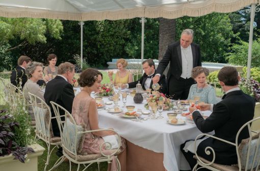 Auch in dem neuen Kinofilm „Downton Abbey II“ geht es wie immer in der adeligen Familie äußerst  vornehm zu. Foto: dpa/Ben Blackall