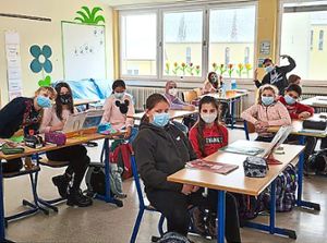 Für die Schüler der weiterführenden Schulen, hier die fünfte Klasse der Grund- und Werkrealschule Eichberg, gilt auch im Unterricht Maskenpflicht. Foto: Schwarzwälder Bote