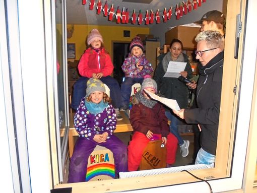 Bei der Adventsaktion wird kräftig gesungen. Foto: Kindergarten Foto: Schwarzwälder Bote