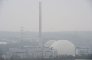 Beim Austausch eines defekten Brennelements im AKW Neckarwestheim II sind Ende Oktober offenbar radioaktive Strahlungen ausgetreten. Eine Gefahr für die Bevölkerung habe nicht bestanden. Foto: dpa