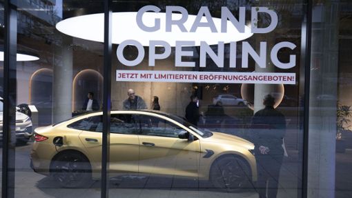 Neu auf dem Markt, aber in Deutschland kritisch beäugt: der chinesische Hersteller BYD hat einen Showroom in Stuttgart eröffnet. Foto: Lichtgut//Leif Piechowski