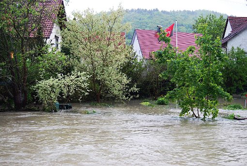 Die Schmeie hat im vergangenen Jahr Gärten und Keller in Straßberg unter Wasser gesetzt. Der Gemeinderat hat über Schutzmaßnahmen diskutiert. Foto: Born