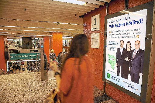 Plakate der Imagekampagne des Landkreises  sind an ganz unterschiedlichen Stellen in Stuttgart zu entdecken. Foto: Hummel Design