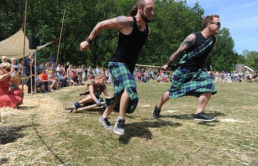 Schwäbische  Highland  Games und   keltisches Lagerleben:  Die  Mischung beim Keltenfest kommt bei den   Gästen gut  an.  Foto: Thomas Fritsch