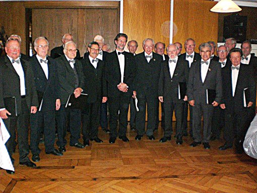 Der Chor mit Chorleiter Volker Bals (Mitte)  Foto: Böhme Foto: Schwarzwälder-Bote