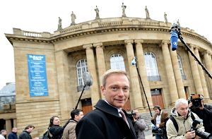 Beim Dreikönigstreffen 2014 in Stuttgart musste der neue FDP-Chef Christian Lindner ohne heiligen Beistand der Sternsinger auskommen. Foto: dpa