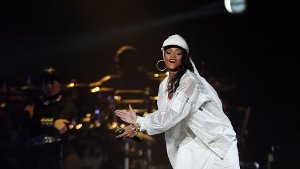 Rihanna eckt mit Moscheebesuch an