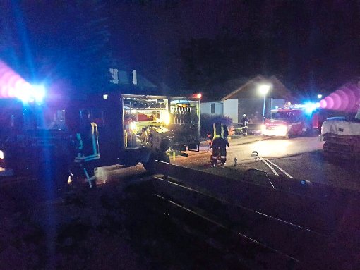 Bis nach Mitternacht war die Feuerwehr am Freitag wegen vollgelaufener Keller in Irslingen im Einsatz.  Foto: Feuerwehr