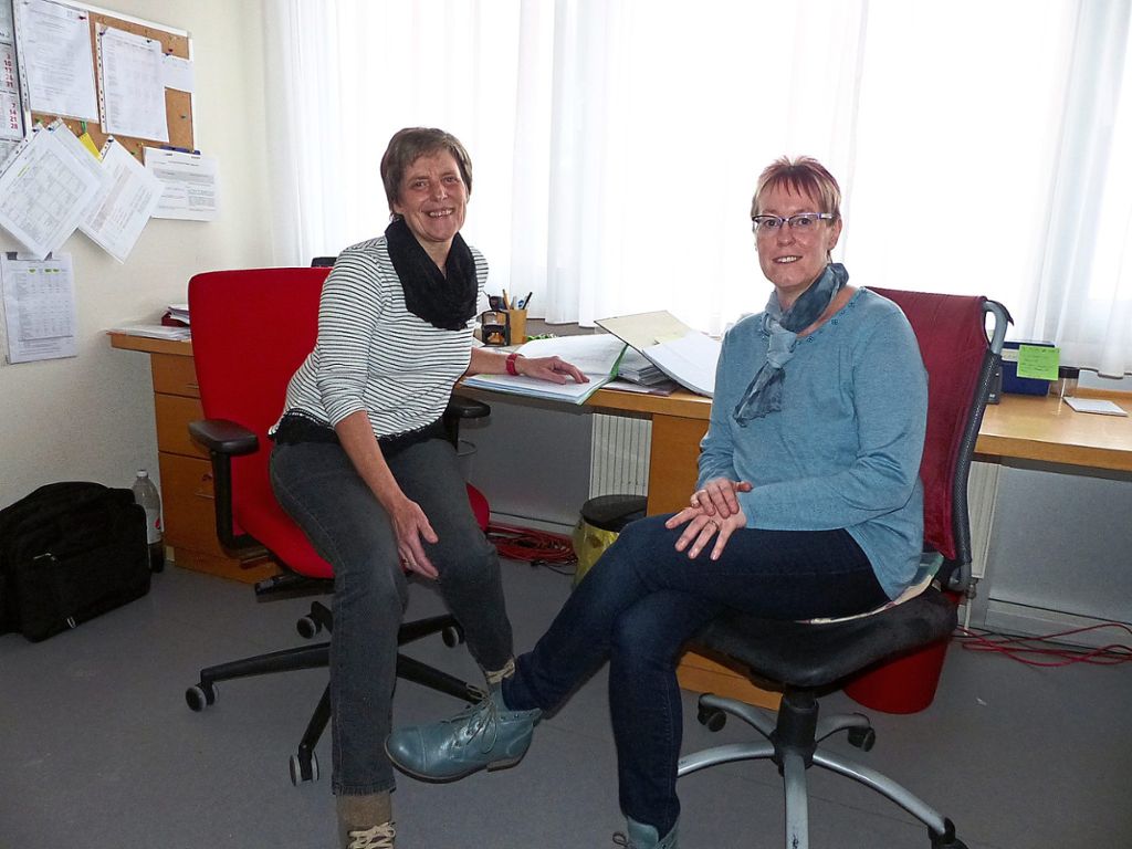 Anja Broß (links) und Corinna Funk führen den Verein zur Erfüllung von Wünschen Sterbender.  Foto: Breitenreuter Foto: Schwarzwälder Bote