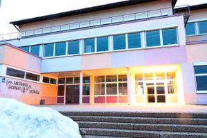 Es geht weiter mit der lange verschobenen Sanierung der Richard-Dorer-Grundschule in Schönwald  – bald soll dann auch der Außenbereich folgen.Foto: Kommert Foto: Schwarzwälder Bote