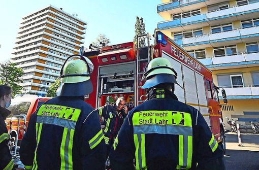 Die Lahrer Feuerwehr rückt pro Jahr zu rund 800 Einsätzen aus – hier zu einem Brand in der Römerstraße im Jahr 2021. Foto: Kamera24